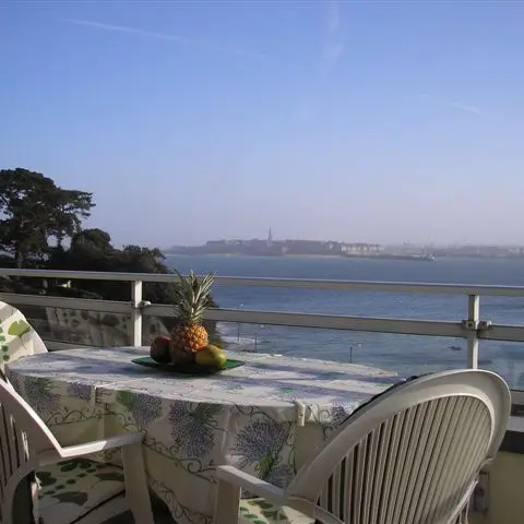 Le-Bellevue-La-Riviere-Dinard-Terrasse
