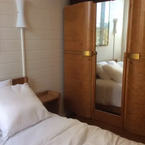 Madame-Lemarie-Marie-Paule-Dinard-chambre-et-armoire