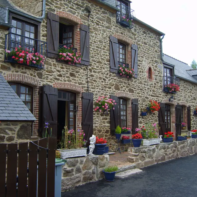 Madame-Martine-Demarquay-Saint-Briac-facade-2