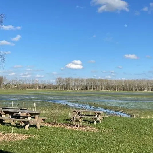 Marais de Sougeal- réserve naturelle régionale - aire de pique-nique