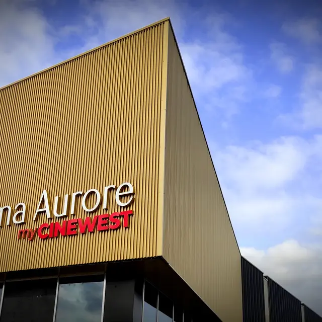 P44. Visuel façade © Karine Peilloux