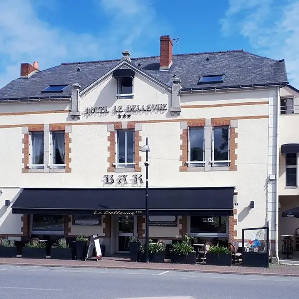 PHOTO-EXTERIEUR-HOTEL-2018