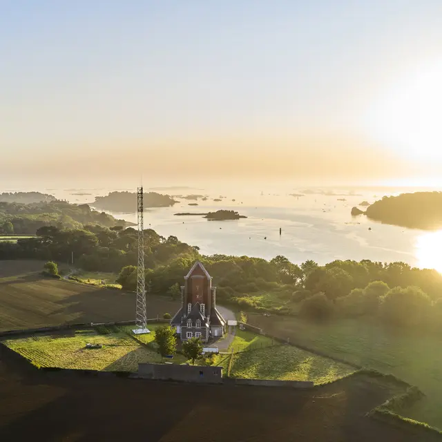 Phare de Bodic Lezardrieux