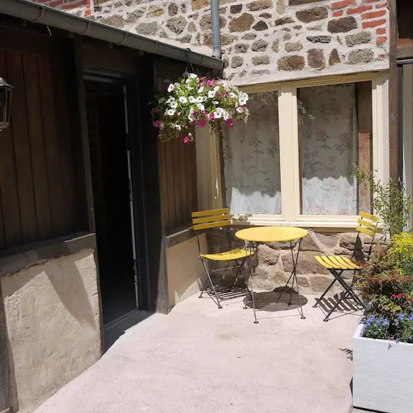 Le Studio à Bécherel - Entrée terrasse