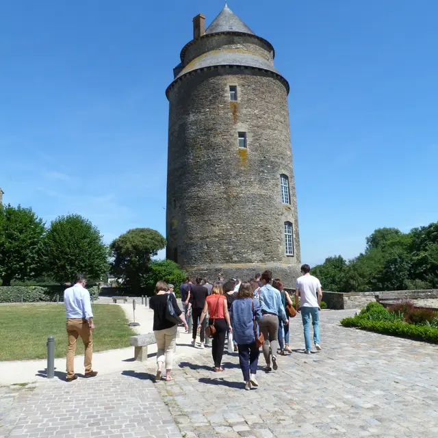 L'Indémodable - Visite guidée du château