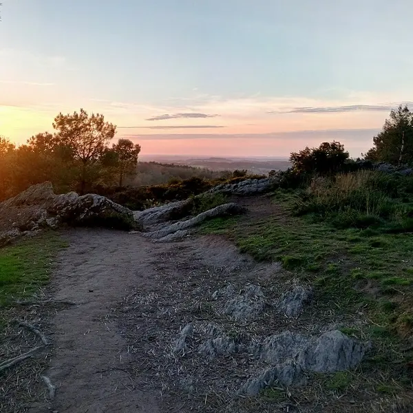 balade_contée_au-crepuscule-dans-le-val-sans-retour_trehorenteuc