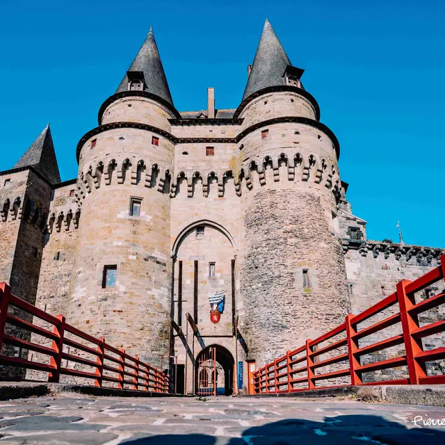 chateau pont levis_crédit Pierre Lepoutre-min-compressed