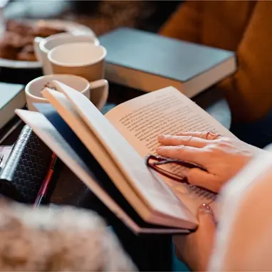 lecture ©Solstock de Getty Images signature