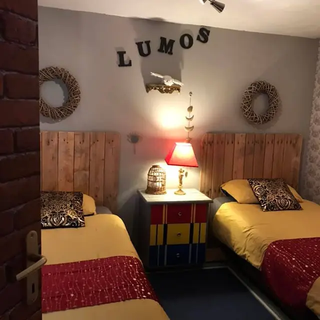 location-gite-bretagne-o-petit-manoir-ecole-3-hiboux-chambre-enfants-rdc