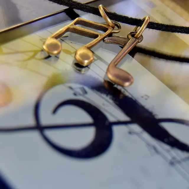 periseas_lilith-cellular-2246309_1920