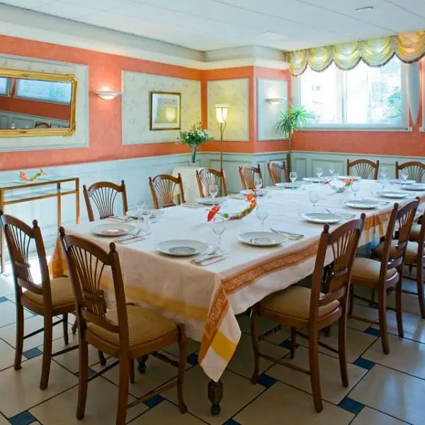 Hôtel Au Relais du Porhoët - salle restaurant - Guilliers - Morbihan