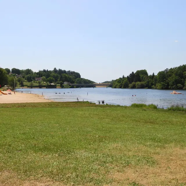 Gite Le Lac à Bujaleuf en Haute-Vienne (Limousin en Nouvelle Aquitaine)_1