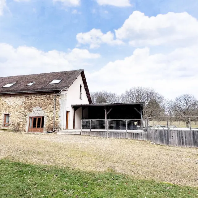 Gîte de la Châtaigneraie à Saint Yrieix La Perche en Haute-Vienne (Nouvelle Aquitaine)_1