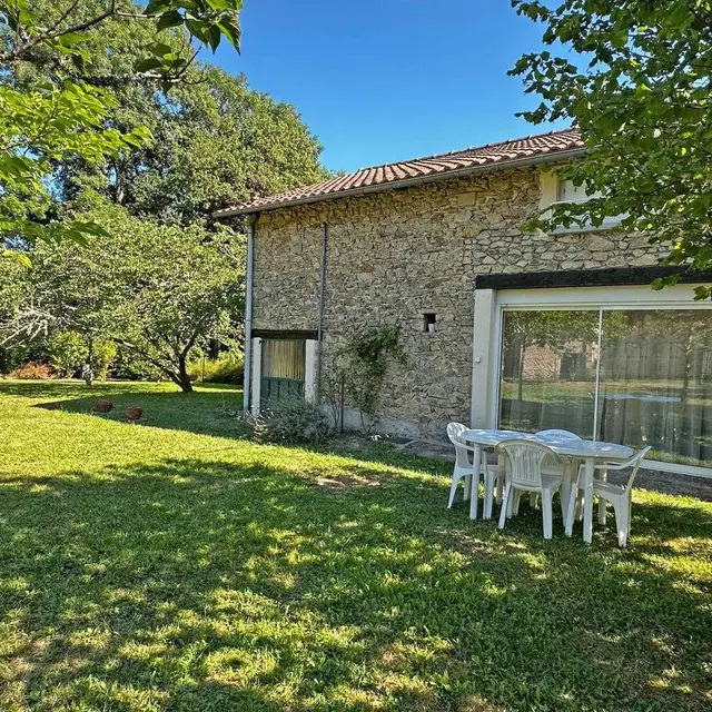 Gîte 'Neuville' à Saint-Mathieu en Haute-Vienne (Nouvelle Aquitaine)_1