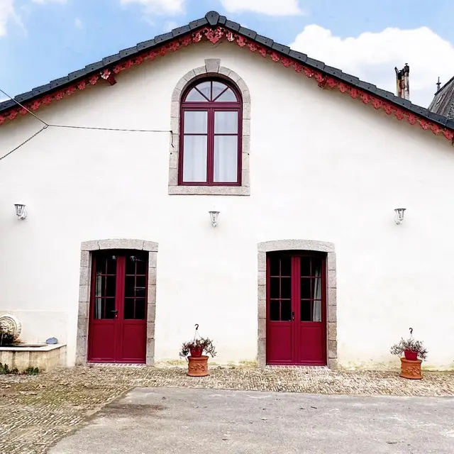 L'écurie du Château de la Chabroulie à Isle en Haute-Vienne (Nouvelle Aquitaine)_1