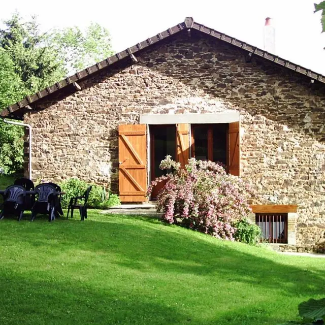 Gite Le Petit Colombier à Saint Just Le Martel  en Haute-Vienne (Limousin)_1