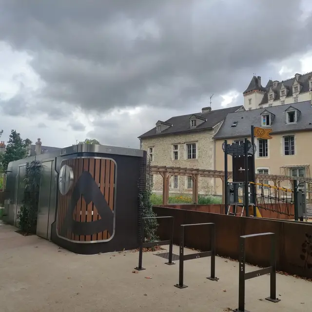Toilettes Jardins médiévaux