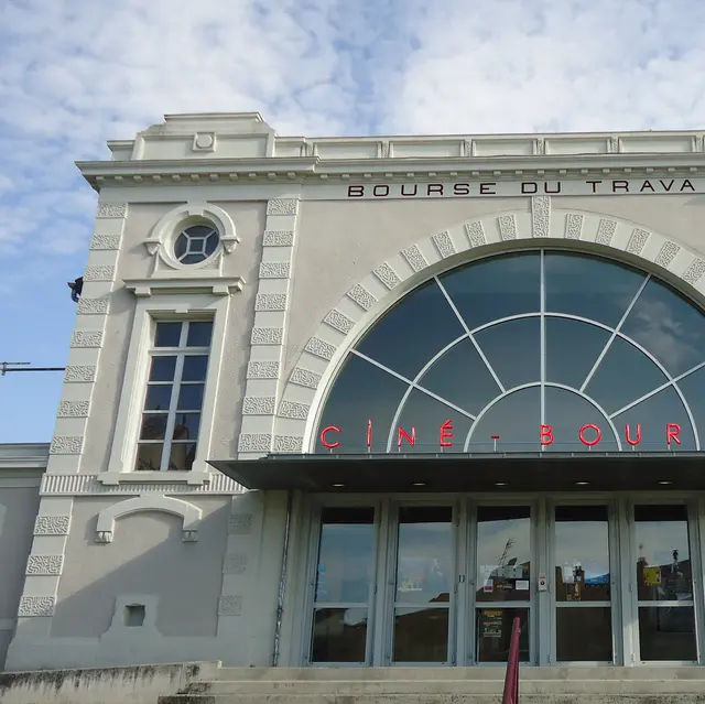 Cinéma de Saint-Junien. Autrefois la Bourse du travail_1