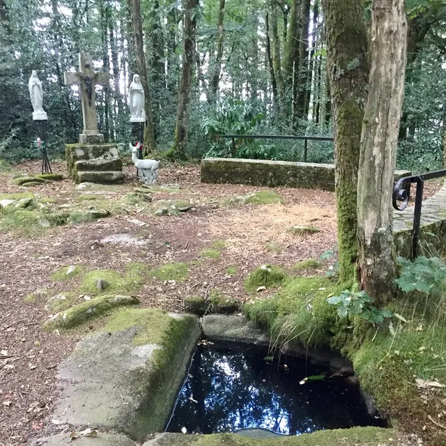 Fontaine Ste Geneviève, à St Julien le Petit_1