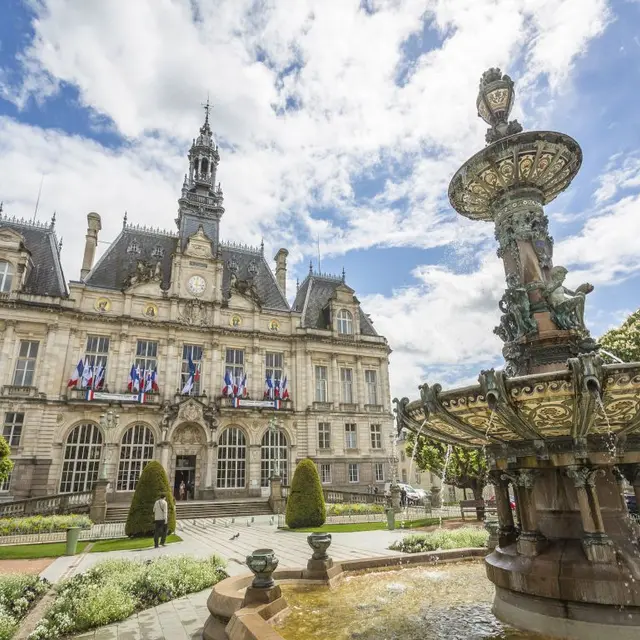 Fontaine de la place de l'Hôtel de Ville_1
