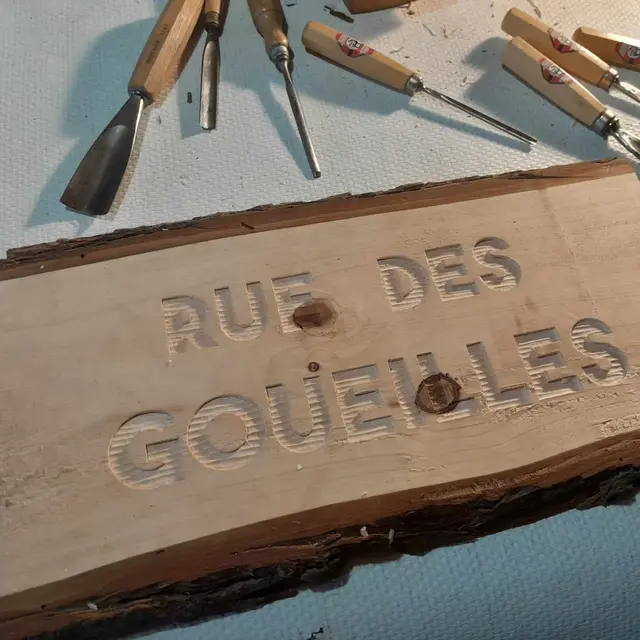 2 sculpture typo a la gouge