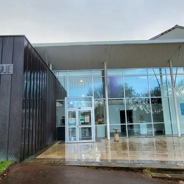 Médiathèque façade extérieur