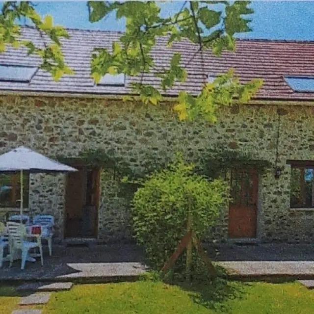 gites du sorbier le chalard_1