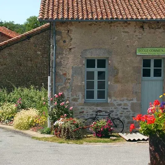 Montrol-Sénard, authentique village limousin_1