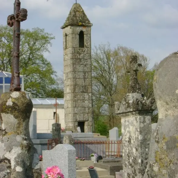 Lanterne des morts Saint-Amand-Magnazeix