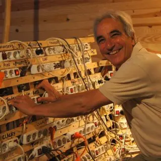 223963_381612485230177_527378156_n