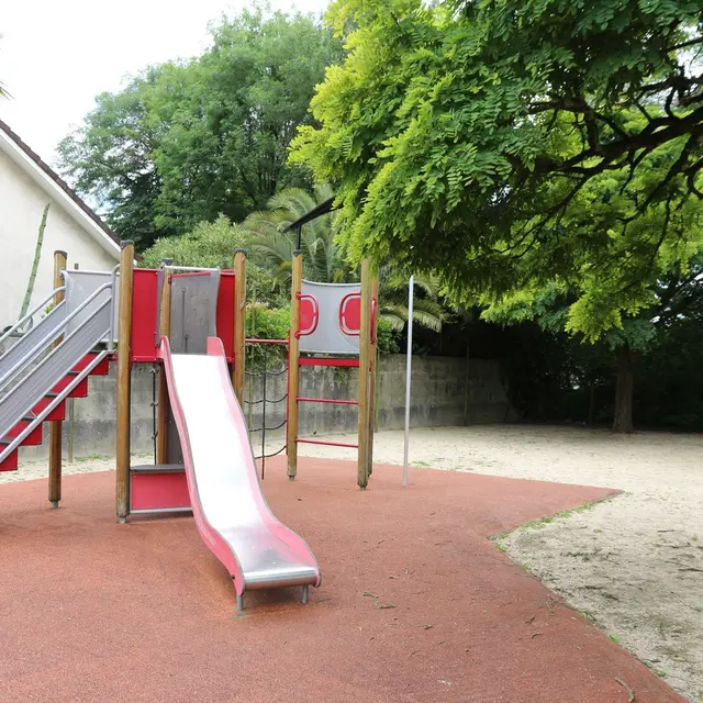 Aire de jeux Ader 01 - Pau Pyrénées Tourisme