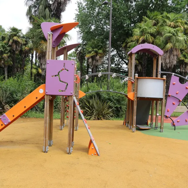 Aire de jeux parc Jaussely 12 - Pau Pyrénées Tourisme