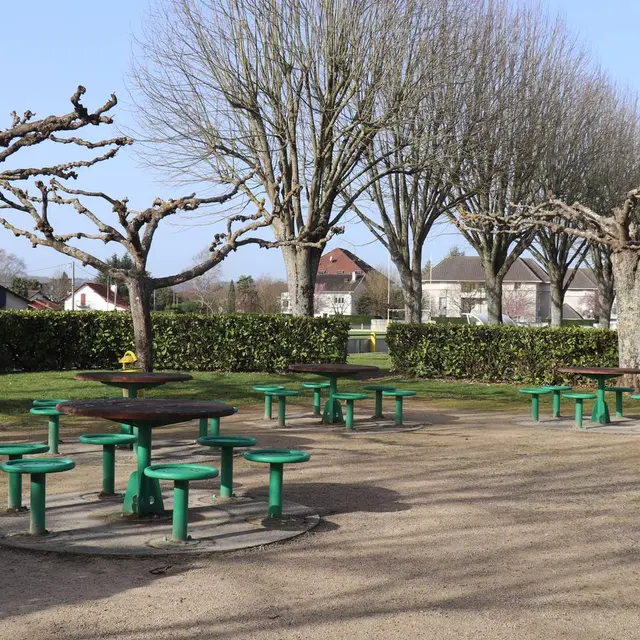 Aire de pique-nique - Bizanos - tables 1