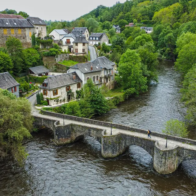 Corrèze Tourisme_GR46_Vieux Pont de Vigeois_© David Genestal_juin 2024