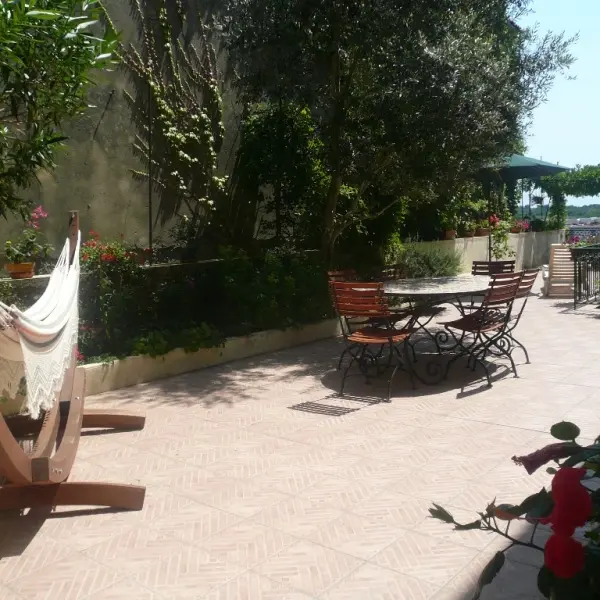 Dangoumau - terrasse détente©GDF
