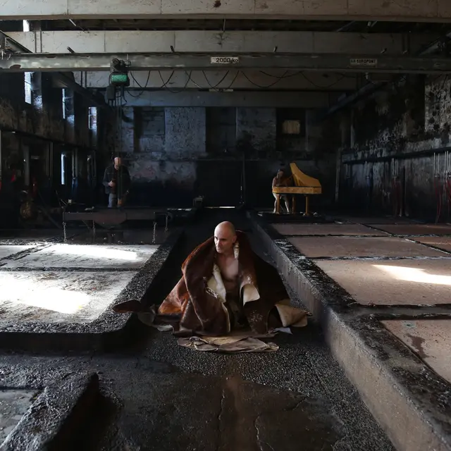 Julie Chaffort, Pour la peau, 2022-2024 (détail) production Frac-Artothèque