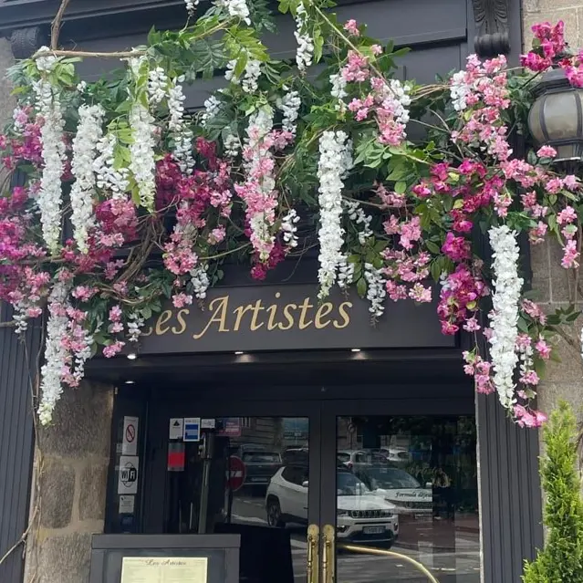 Les Artistes