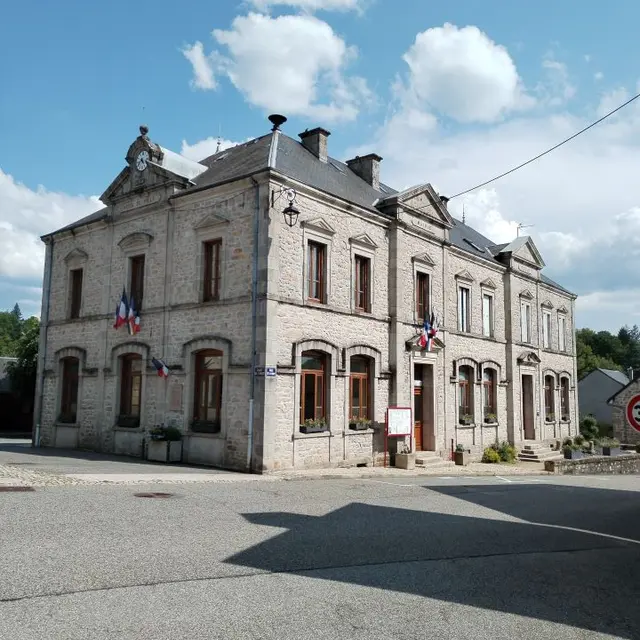 Mairie de Bugeat V © Valérie Pigerol