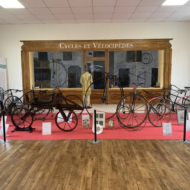 Musée du Vélo Arnac La Poste