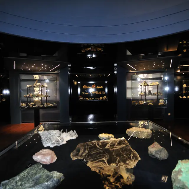 Musée de la minéralogie et de la pétrographie