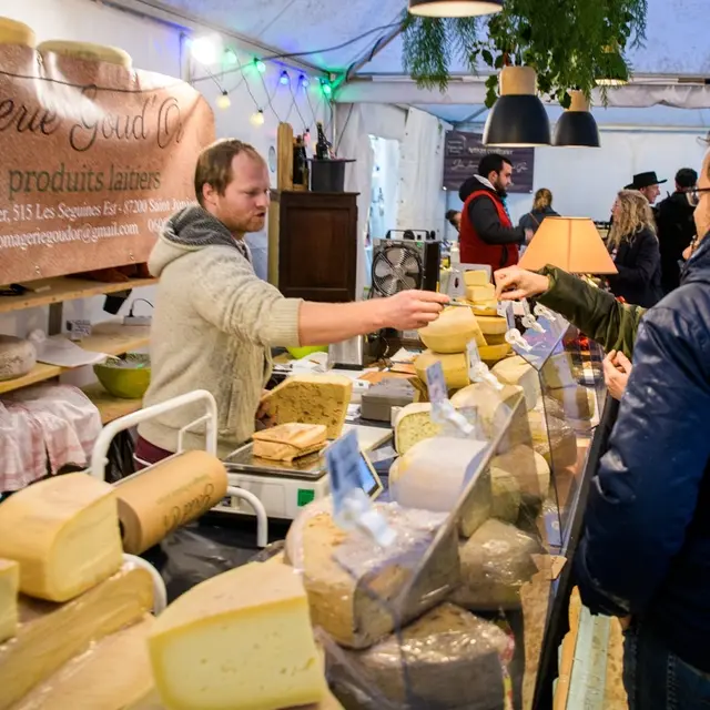 NOEL 2023 MARCHE ARTISANS PRODUCTEURS (18)