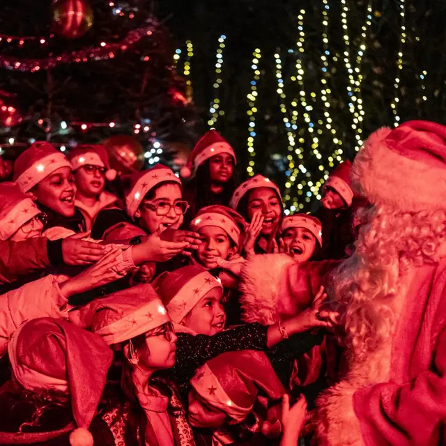 Noel à Pau - arrivée du père noël place royale - 2024
