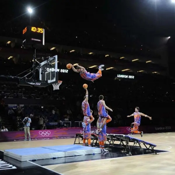 Basket acrobatique avec les Crazy Dunkers