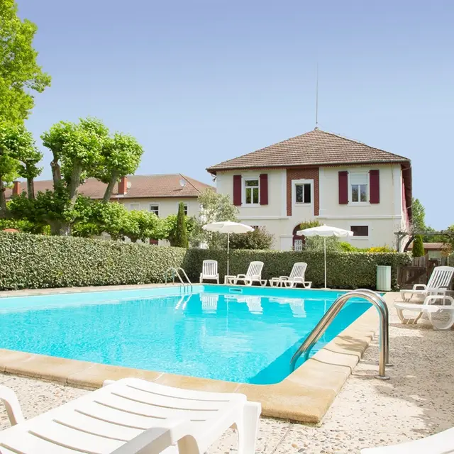 Résidence des Sources - piscine ©CorentinMossiere