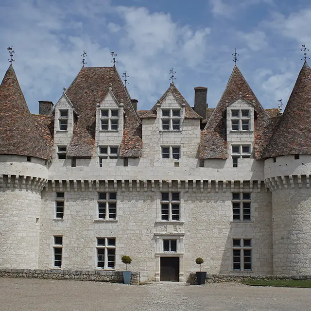 chateau_monbaz