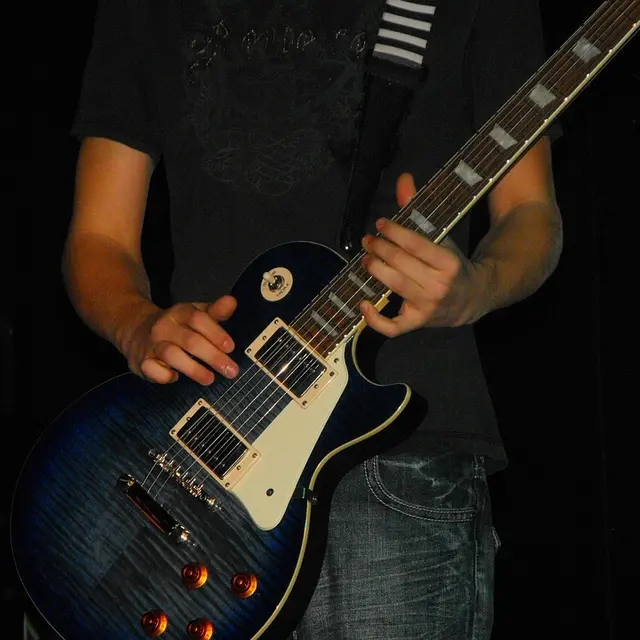 guitar-272128_960_720