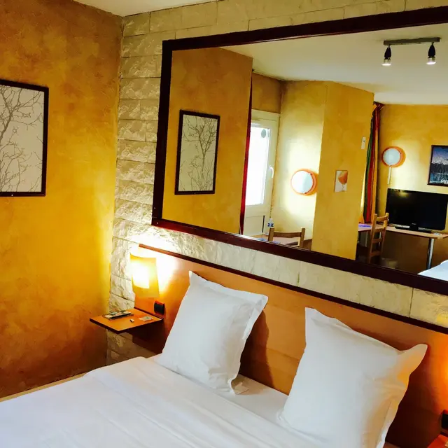 Hôtel Bosquet - Pau - Chambre double miroir