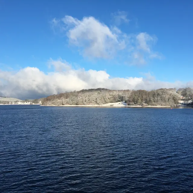 Couleurs d'hiver sur le lac de Vassivière