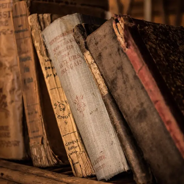 jarmoluk-old-books