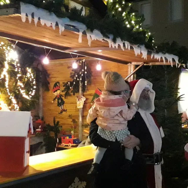 marché Noël de Saint-Yrieix  père Noël moulinassou enfants